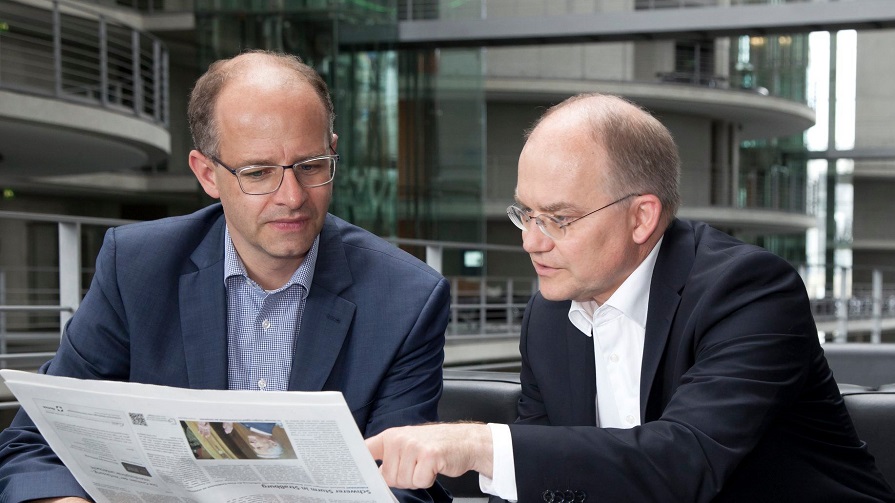 Sebastian Brehm im Gesprch mit dem Vorsitzenden der AG Menschenrechte, Michael Brand