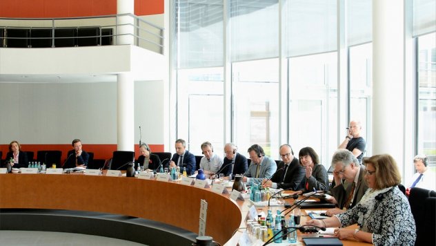 Finanzausschuss im Deutschen Bundestag (c) DBT/Mende
